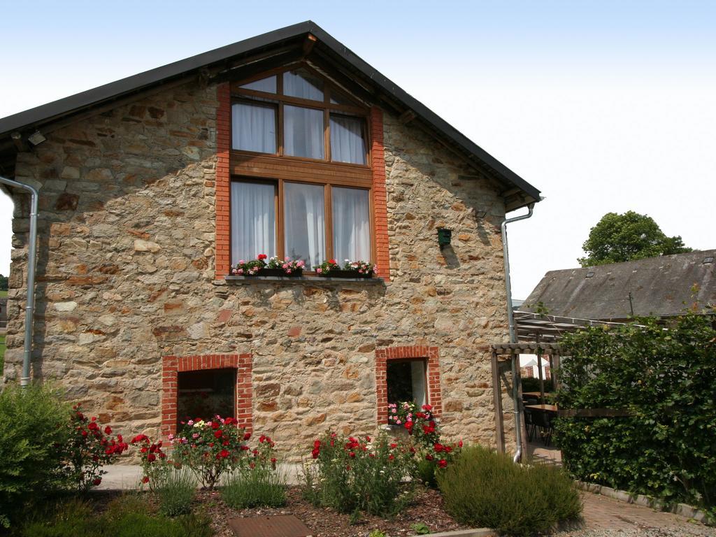Quaint In Ondenval With Terrace Ferienhaus Weismes