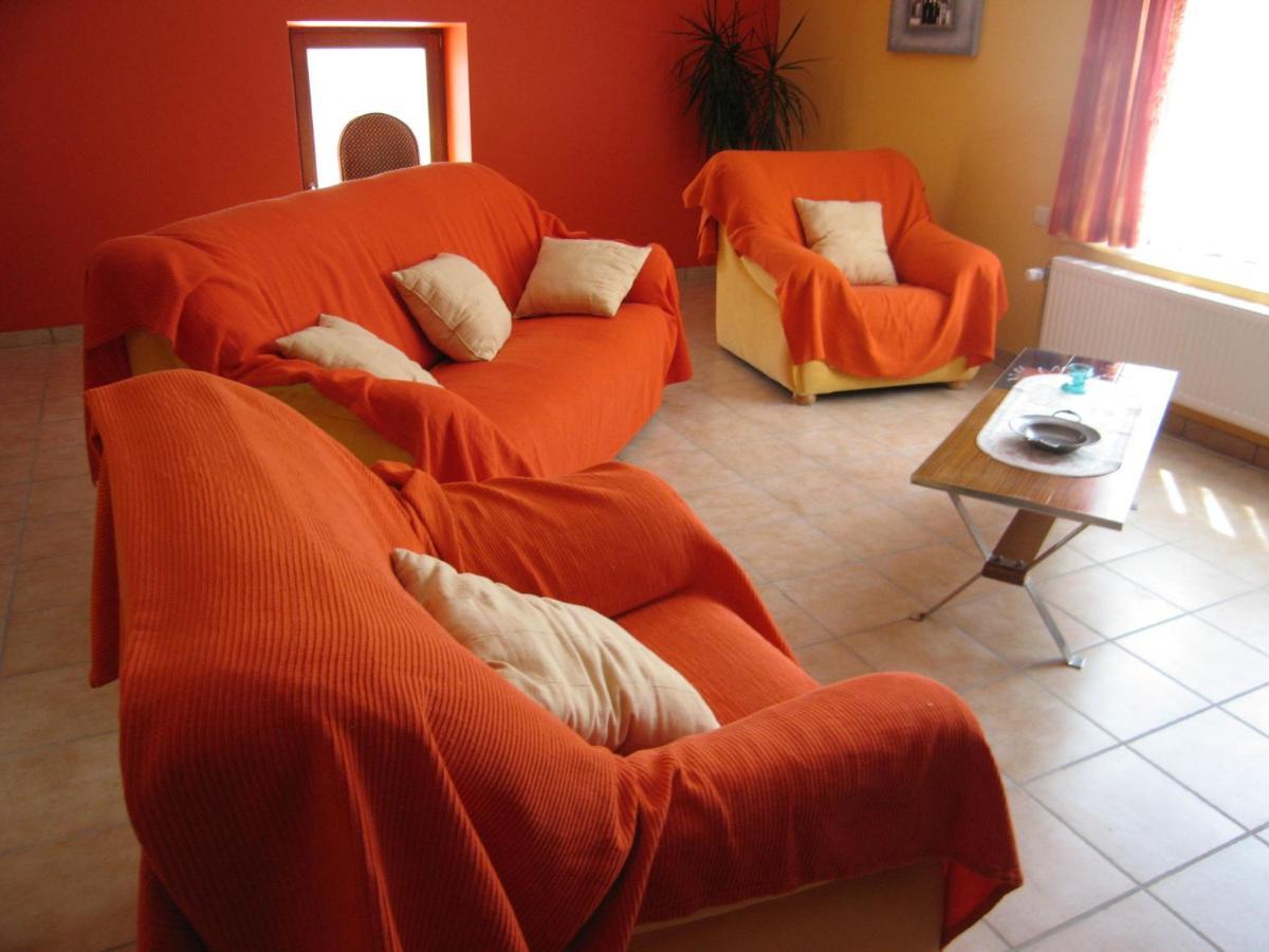 Quaint In Ondenval With Terrace Ferienhaus Weismes